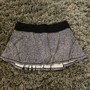Lululemon skirt EEUC size 8